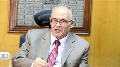 «القابضة الكيماوية»: أجور العاملين بالقطاع «متدنية»