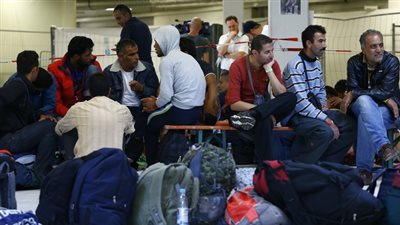 متطرفون يعترضون مزادا لصالح اللاجئين في باريس