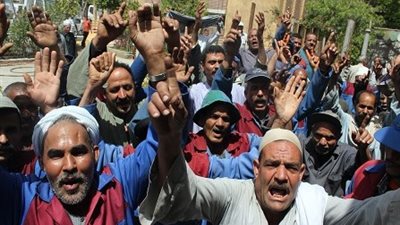 «عمال نظافة المحلة» يضربون عن العمل للمطالبة بالحد الأدنى للأجور