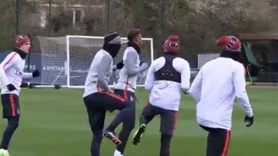 بالفيديو.. باريس سان جيرمان يواصل تدريباته استعدادا لبرشلونة