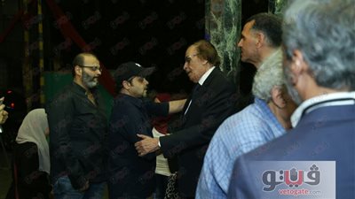 بالفيديو.. إلهام شاهين وبوسي وهنيدي في عزاء زوجة عزت العلايلي