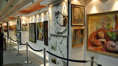 أتيليه القاهرة يناقش ديوان «قبل هروب أنجليا جولي».. 24 يونيو