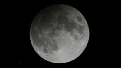 العالم يشهد خسوفا شبه ظلي للقمر.. غدا