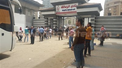 بالصور.. نائب رئيس الزمالك ينهي أزمة مرتضى منصور وسائق أتوبيس