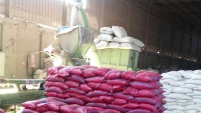 بالصور.. ضبط 4 أطنان أعلاف حيوانية مجهولة المصدر في الشرقية