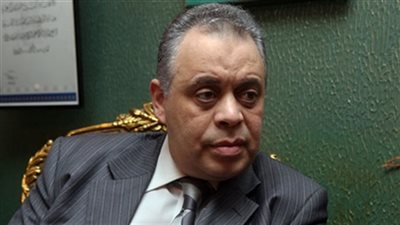 أشرف زكي: «مش فاضي أرد على ناهد فريد شوقي»