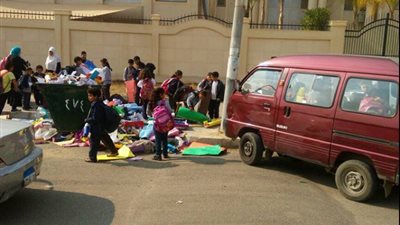 بالصور.. مدرسة المصرية الدولية تلقى بأنشطة الطلاب في سلة المهملات