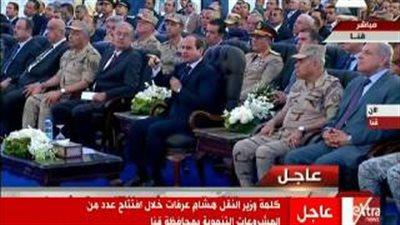 بالفيديو.. السيسي يعترض على موقع تمثال أثري بطريق الكباش