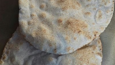 مواطن: ارتفاع سعر الخبز إلى 50 قرشا بعد إلغاء البطاقة الورقية