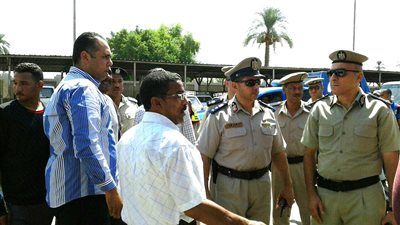 «مرور قنا» تواصل حملاتها على مجمع المواقف بجميع قرى المحافظة