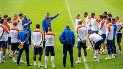 الإصابة تهدد مشاركة 