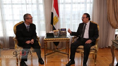 وزير الاتصالات يبحث مع قيادات «باناسونيك» دعم مصانع الإلكترونيات