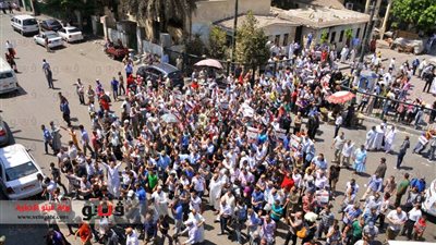 بالصور ..العشرات يتوجهون من الهرم إلى الاستقامة للمشاركة فى جمعة الشهداء