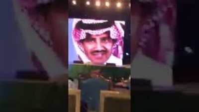 بالفيديو.. رقص فتيات في حفل تخرج بإحدى المدارس يثير جدلا في السعودية