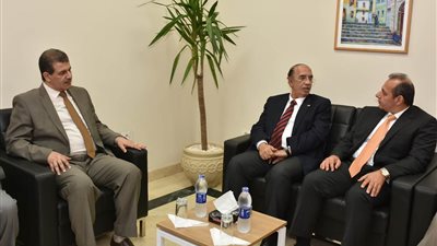 سكرتير عام محافظة أسيوط يشهد افتتاح المقر الجديد للبنك الأهلي