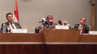 وزير المالية خلال مؤتمره الصحفى: موازنة 2016-2017 تعكس أهداف وأولويات برنامج الحكومة.. 20.5 % زيادة في الإيرادات.. 11.2 مليار جنيه للضمان الاجتماعى.. 319 مليار جنيه عجز بنسبة 9.8%