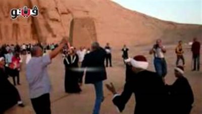 بالفيديو.. قيادات «الثقافة» يرقصون احتفالًا بتعامد الشمس على رمسيس