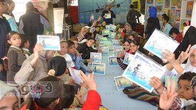 بالصور.. «مصر للطيران» تشارك في معرض الكتاب