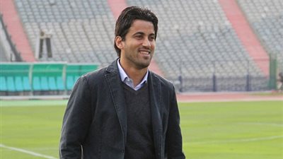 مدافع الزمالك السابق يكشف حقيقة مطالبته بإيقاف قيد النادي