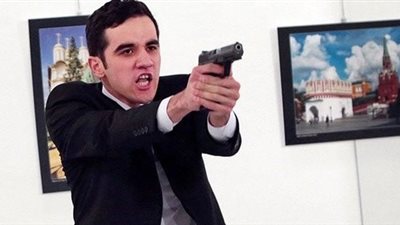 رسالة إلى قاتل السفير الروسي بأنقرة قبل تنفيذ الاغتيال: «هذه إرادة الله»