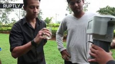 بالفيديو.. طالب هندي يخترع جهازا يحول الهواء إلى ماء