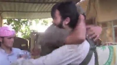 بالفيديو: رهان بين داعشيين على عملية انتحارية