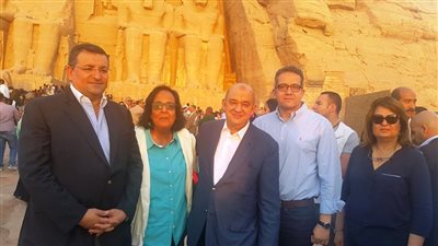 وزير السياحة يشهد ظاهرة تعامد الشمس على معبد أبو سمبل