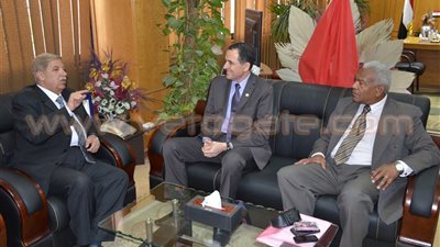 محافظ الإسماعيلية يلتقى بنائب الوزير للتعليم الفني