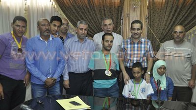 جامعة قناة السويس تكرم فريق متحدي الإعاقة