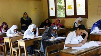 120 ألف طالب يؤدون امتحانات الشهادة الإعدادية بالجيزة