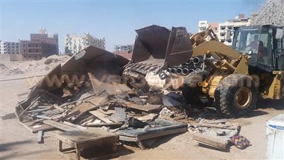 بالصور..إزالة تعد على أملاك الدولة بمساحة 2000 متر في الغردقة