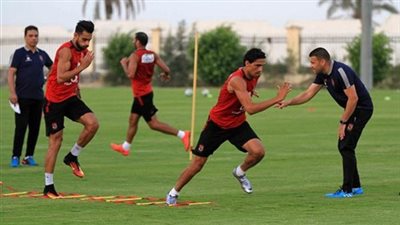 الأهلي يواجه الوحدة الإماراتي بـ «الشورت» الأزرق