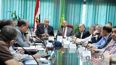 محافظ القليوبية يلتقي نائب وزير الإسكان للعشوائيات والتطوير الحضري