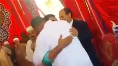 بالفيديو.. لحظة تقديم الكفن في جلسة صلح بين عائلتين بالشرقية