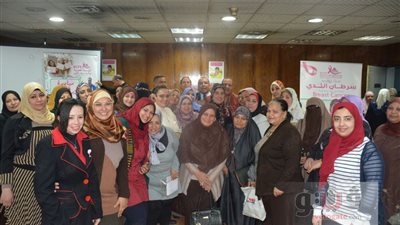 بالصور.. قافلة طبية للكشف المبكر عن سرطان الثدى بمترو الأنفاق