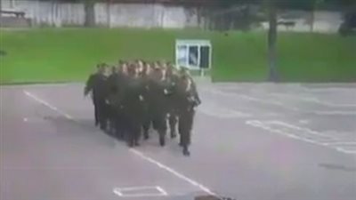 بالفيديو.. معاقبة كتيبة جنود على طريقة «باربي»