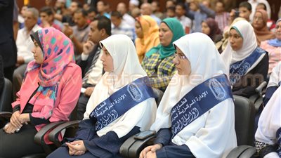 بالفيديو والصور.. «الأزهر» يكرم أوائل الشهادة الثانوية.. الطيب: جهات مجهولة تخصص أموالًا لإسقاط المشيخة.. اللحى الطويلة والجلباب القصير اخترقا الدعوة.. والإمام الأكبر يحذر الطلاب من الجماعات