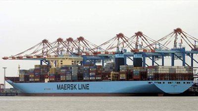 بالصور.. كراكات قناة السويس تنجح في تعميق المجرى الملاحي