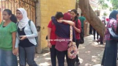 كارثة جديدة تواجه وزارة التربية والتعليم..تجريد طالبة ثانوية عامة من ملابسها..«يمنى» تعرضت لانيهار عصبي وتركوني على الأرض..والدها يحرر محضرا..ولجنة للتحقيق في الواقعة