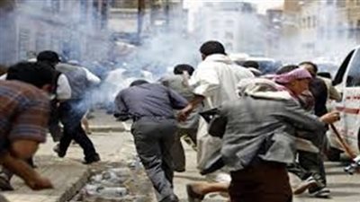 معارك ضارية بين الحوثيين والقوات الحكومية رغم الهدنة