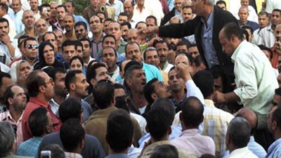 إضراب قيادية عمالية بشركة غزل المحلة عن الطعام