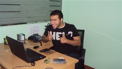 بالصور.. منفذ هجوم اللوفر يميل للتيار المتشدد.. مغرم بالروايات الرومانسية.. «فيس بوك» يغلق صفحته.. آخر ما كتبه: لن يبقى معك إلا الله.. ووالده يؤكد: ابني بريء وملوش في السياسة