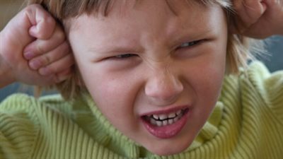 7 أخطاء تضعف شخصية الطفل