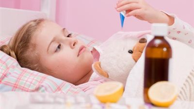 الإسعافات الأولية لمواجهة ارتفاع درجة الحرارة لدى طفلك