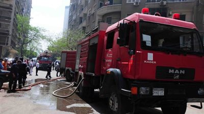 الحرائق تضرب المحافظات نتيجة ارتفاع درجات الحرارة.. احتراق 35 منزلًا بالبحيرة.. النيران تلتهم 5 فدادين مزروعة قمح.. إصابة 3 مواطنين باختناق.. وحريق هائل بوكالات بيع الفاكهة والخضار بسوق الجملة بالمحلة