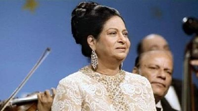 دموع أم كلثوم على المسرح فى 