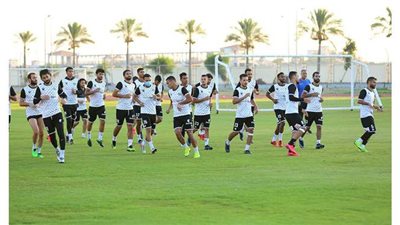 المصري يقرر صرف جزء من مستحقات اللاعبين والعاملين واعتماد مالي لمعسكر برج العرب