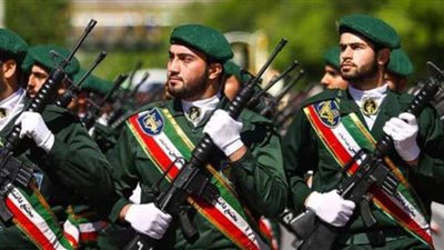 الحرس الثوري الإيراني يلتقط صورًا لقاعدة 