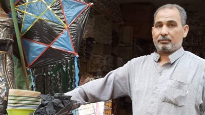 فحَّام يكشف عن أفضل أنواع الفحم لحفلات شواء لحوم العيد | فيديو وصور