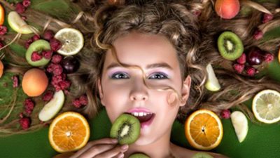 4 أطعمة تجدد خلايا بشرتكِ وتجعلكِ الأجمل في العيد